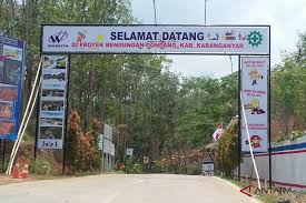 Kamu bisa melihat keindahan waduk di karanganyar ini sembari menikmati indahnya alam. Bendungan Gondang Karanganyar Diperkirakan Berfungsi Pada 2020 Antara Jateng