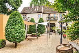 Es gehört zu einem alten winzergehöft im weindorf gimmeldingen bei neustadt an der weinstraße. Haus Mandelblute Ferienwohnungen In Gimmeldingen Neustadt Wstr Haus Mandelblute