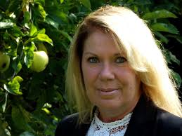 Shaz's Book Blog : June 2017