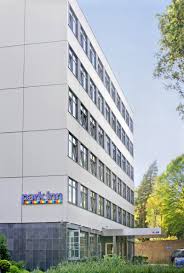 If you drive, self parking is eur 20 per day, or you can take advantage of the shuttle from the airport to the hotel (available 24 hours) for eur 45 per vehicle. Fotos Park Inn By Radisson Koln Belfortstrasse Koln 1364987154jpg