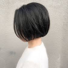 頑張りすぎない抜け感がイイ 大人のための黒髪ボブカタログ ヘアカット 長めのボブヘアカット ヘアースタイル