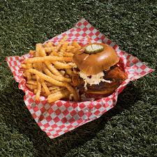 A second location, in downtown athens, opened jan. Review Hattie B S Hot Chicken Delivers A Fiery Kick To Atlanta Atlanta Magazine