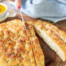 With Less Than 10 Minutes Of Hands On Time The Name Ridiculously Easy Focaccia Bread Says It All Almost It S Also Ridiculously Delicious Recipe Focaccia Bread Bread Recipes Homemade Focaccia Bread Recipe