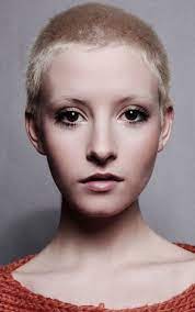 Pin By Ley A On Faces Short Hair Model Hair Color Sectioning Beauty Photography People