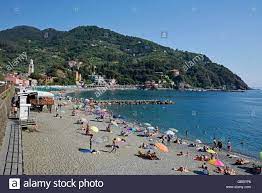 On the promenade, in front of the departure point for boats headed to the cinque terre Strand Levanto Cinque Terre La Spezia Provinz Ligurien Italien Stockfotografie Alamy