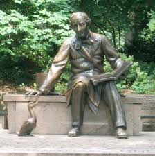 Uglyducklingstatue The Complete Listing Of All Public Childrens Literature Statues In The United States Estatuas Escritores Esculturas