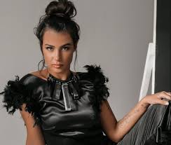 Ugyan andi eddig inkább hangjával varázsolta el közönségét, de hamarosan megmutathatja azt is, mit tud a táncparketten. Hupbeqsxs Vjm