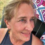 Heidi Shumaker's Instagram, Twitter & Facebook