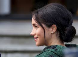 Con su gran cantidad de accesorios, es la mejor inversión para conseguir un corte suave y fluido en casa. Por Que El Mono Bajo Es El Recogido Comodin Para Decir Adios A Tus Bad Hair Days Y Lucir Melenon Telva Com