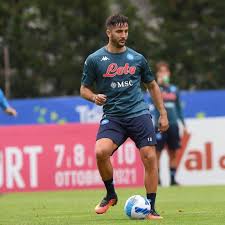 Μέλος της ομάδας της αεκ για το σύνολο της καριέρας του, αποτελεί έναν από τους πιο εξέχοντες ποδοσφαιριστές. T7kybn9kosaitm