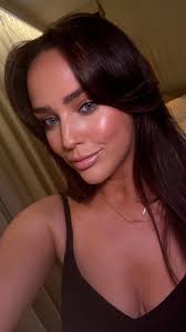 When I started planning my wedding with @sarahlouiseweddingplanner I said  an abundance of flowers was in my too 3 things that I wanted & oh did  @evefrancescadesigns prove Gareth wrong 😮‍💨😍