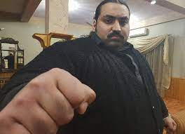 Khan baba the pakistani hulk #khanbaba youtube.com/c/khanbabaofficial. Pakistanskij Halk Vesom 440 Kg Ishet Sebe Devushku No S Odnim Usloviem Bez Kotorogo On Eyo Prosto Razdavit