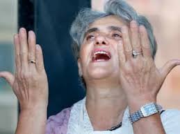 Minister van Defensie Voorhoeve hield luchtsteun Srebrenica tegen'