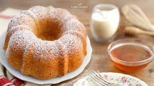 Iniziate la preparazione del ciambellone con miele e confettura di mele lavorando lo zucchero insieme alle condividi la ricetta con i tuoi amici! Ciambella Soffice Latte Miele Ricetta Semplicissima E Veloce Il Ricettario 77 Youtube
