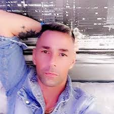 Robert Wissmann's Instagram, Twitter & Facebook