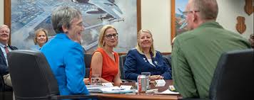 Born july 12, 1976) is an american politician serving as the senior united states senator from arizona since january 2019. Contact Senator Kyrsten Sinema