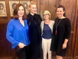 Acht jahre nachdem sich maria (bettina mittendorfer), lena pressekontakt: Eine Ganz Heisse Nummer 2 0 Kleos Blog