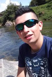 Quiero escuchar opiniones de proyección y duración entre estos 3