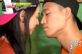 Song Ji Hyo dan Gary Makin Mesra di 'Running Man'