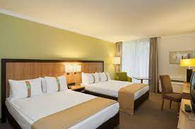 De 199 luftkonditionerade gästrummen på holiday inn düsseldorf airport ratingen har minibar och hårtork. Holiday Inn Dusseldorf Airport Ratingen Dusseldorf