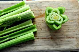16 Foods That Ll Re Grow From Kitchen Scraps Vegetais Hortas Dicas De Jardinagem