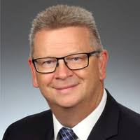 Sie ist auf immobilienfinanzierung und privatkredite spezialisiert, der absatz der finanzierungen erfolgt exklusiv über unabhängige finanzdienstleister und angeschlossene autohäuser. Klein Rainer Leiter Service Center Dsl Privatkredite Dsl Bank Linkedin