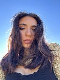 Julia Logue's Instagram, Twitter & Facebook