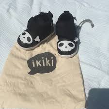 ikiki squeaky shoes