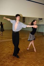 Dzumaev kam 2001 mit ihrer familie nach deutschland. Let S Dance 2021 Das Ist Profitanzerin Malika Dzumaev Fotos Ihrer Karriere