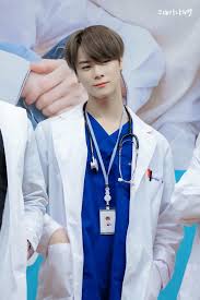 Hehe Com Um Medico Desde Eu Fazia Ate Transplante So Pra Ir No Hospital Moobin Astro Sanha K Pop Kim Myungjun