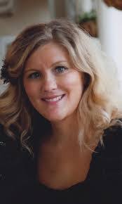 Beverly Dow's Instagram, Twitter & Facebook