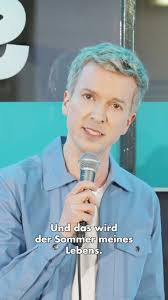 Diesen Satz musste @marcel_mann am häufigsten gegen Geld sagen. ,  #nightwash #nightwashlive #marcelmann #synchronsprecher #fifa