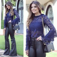 Calça De Couro Boca De Sino Look Todo Karmanioficial Calca Flare Deusa De Couro E Blusa De Renda Com Transparencia Fancy Outfits Fashion Outfits
