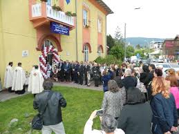Un cetățean cu spirit civic dezvoltat a sunat la numărul de urgență 112, în jurul orei 15, și a anunțat izbucnirea focului. Galerie Foto Centenarul Liceului Tehnologic Spiru Haret Educatie