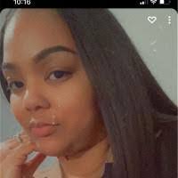 Ariel Powell's Instagram, Twitter & Facebook