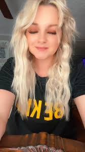 Jessica Kynaston's Instagram, Twitter & Facebook