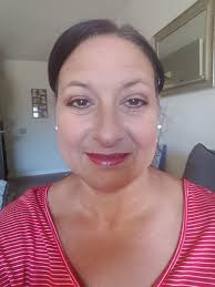 Does the new bombshell girl look like the girl from Never Have I Ever?