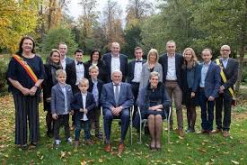Les 42 premiers fascicules étant parus de septembre 1951 à février 1955 en récits complets. Gouden Feest Voor Frans Demarez En Jacqueline Raedt Uit Tielt Kw Be