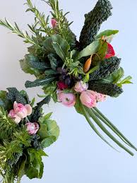 You'll find some interesting models here and we're sure that you have where to choose from. Edible Vegetable Herb Bouquet Tutorial Polka Dot Wedding
