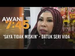 Cosmetic entreprenuer datuk seri dr hasmiza othman or datuk vida has been fined rm80,000 for failing to submit her. Saya Tidak Miskin Datuk Seri Vida Youtube