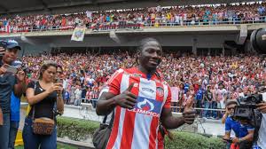 Check out featured articles and pictures of yimmi chará full name: Al Estilo Europeo Junior Presenta A Yimmi Chara En El Metro Youtube