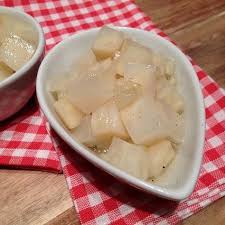 Des Lieblingsmannes Mutter Und Auch Meine Oma Machten Ihn Genau So Den Selleriesalat Scheiben Oder Wurfel Werde Sellerie Salat Selleriesalat Ideen Furs Essen