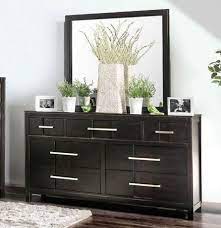 Enter an acrylic mirror with gold corners. Dressers With Mirrors Cool Or Outdated Furnishing Tips Home Furniture Decor Guide Ideas Tips