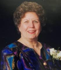 Dona Lee's Instagram, Twitter & Facebook