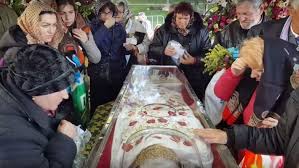 Articole cu eticheta 'sfanta cuvioasa parascheva iasi' considerată și sfânta patroană, ocrotitoare a moldovei, sute de mii de credincioși aleg ca în această perioadă să meargă în pelerinaj la iași, pentru a se ruga la moaștele sfintei parascheva. Cand Este SÄƒrbÄƒtoritÄƒ Sfanta Parascheva La Iasi Au Inceput Deja PregÄƒtirile Stiri Mondene