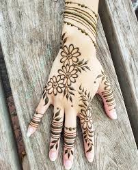 Henna Design Ebook With A Gulf Influence Hennadesign Simplehenna Khaleejihenna Gulfhenna Henna Designs Henna Mehndi Designs