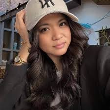 Sandra Perrigo's Instagram, Twitter & Facebook