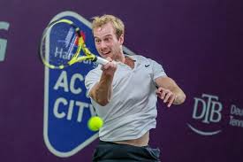 Botic van de zandschulp (born 4 october 1995) is a tennis player who competes internationally for netherlands. Van De Zandschulp Verslaat Italiaanse Tiener Schoofs Niet Naar Australian Open Tennis Ad Nl