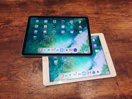 【パネル】 「ipad air (2020)」は、表現できる色の範囲が広い「広色域ディスプレイ(p3)」や、ホワイトバランスを自動調整する「true toneテクノロジー」などに対応しています。「 4å¹´åŠã¶ã‚Šã«è²·ã„æ›¿ãˆãŸipad Air ç¬¬4ä¸–ä»£ ã¯åŠ‡çš„ã«é€²åŒ–ã—ã¦ã„ãŸ æ—…äººç›®ç·šã®ãƒ‡ã‚¸ã‚¿ãƒ«ãƒ¬ãƒ ä¸­å±±æ™º Engadget æ—¥æœ¬ç‰ˆ