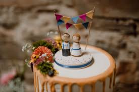 Top bridal bloggers share the best in creative cake design. Unser Hochzeitskuchen Diy Hochzeits Cake Topper Kathastrophal